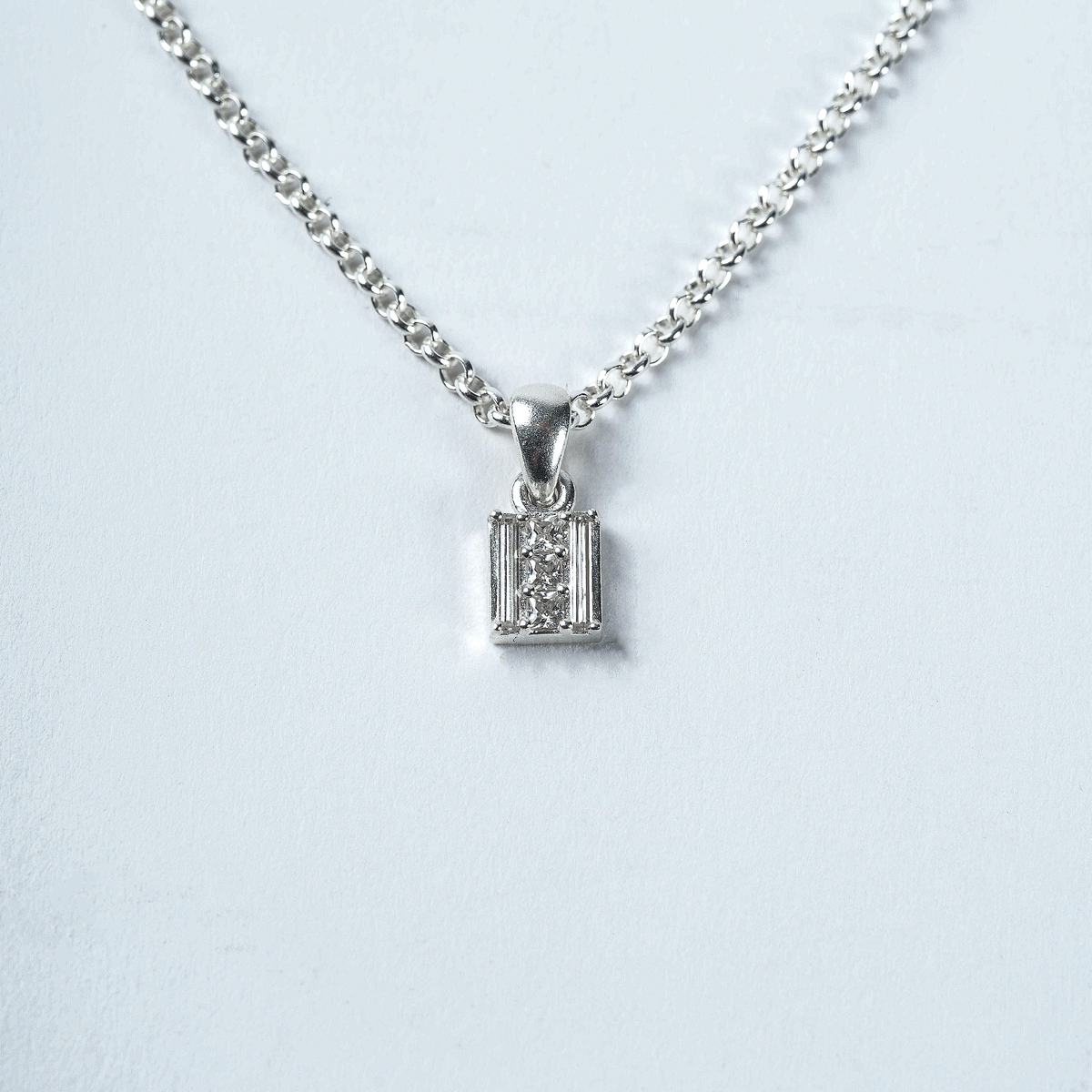 MOISSANITE NECKLACE –SQUARE– MOISSANITE NECKLACE –SQUARE–